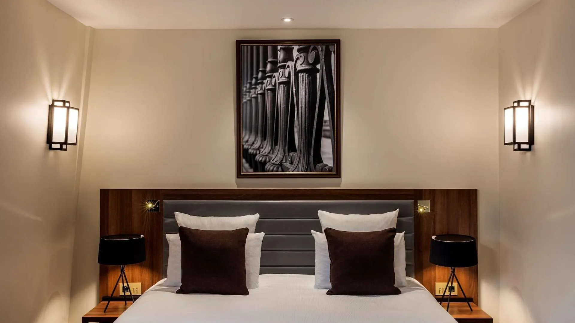 Hotel Mayflower Opera 4*